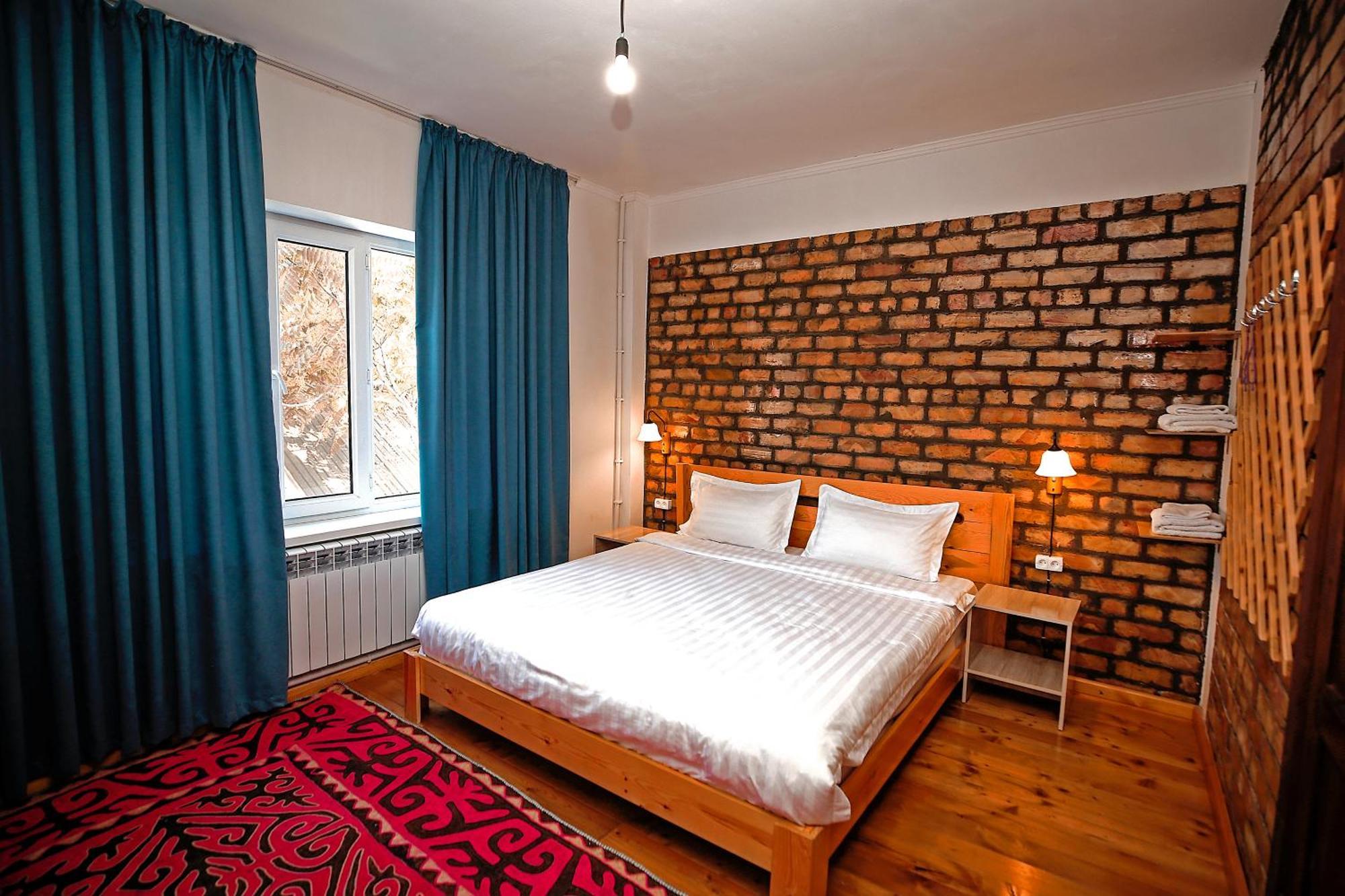 Hotel Good Night Jalal-Abad Exterior foto